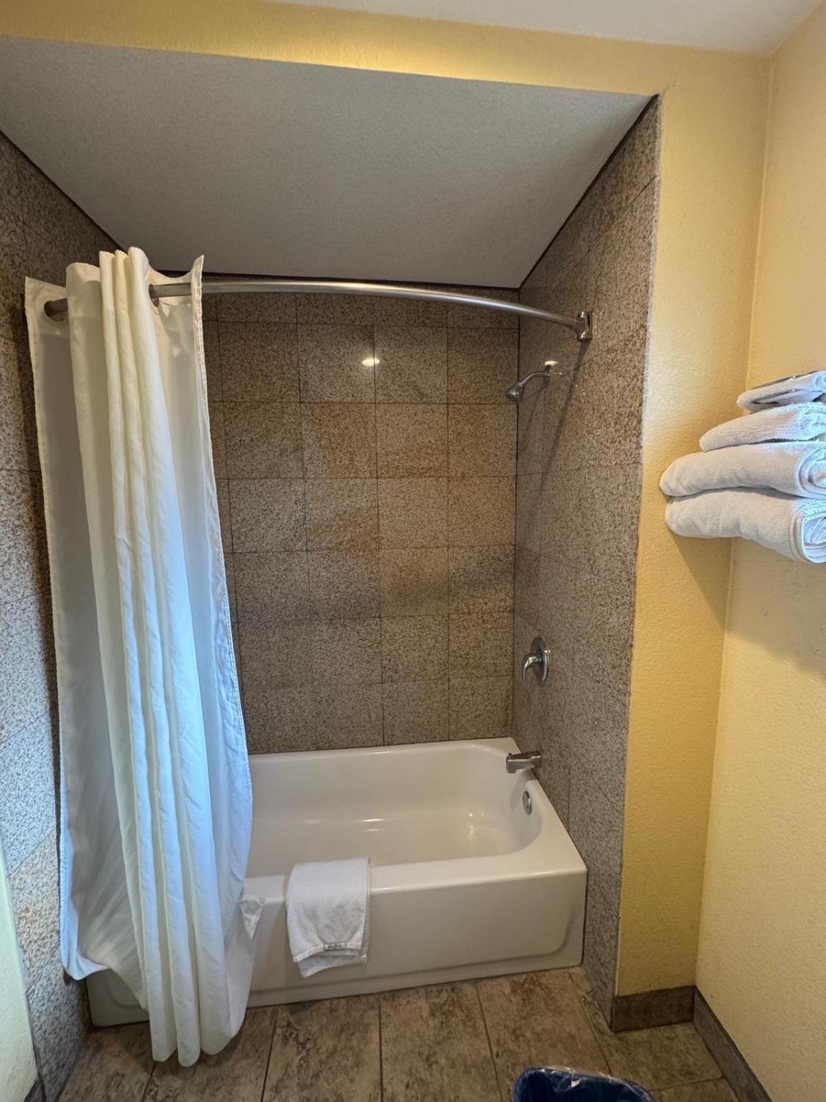 Sunstar Inn Los Banos Dış mekan fotoğraf
