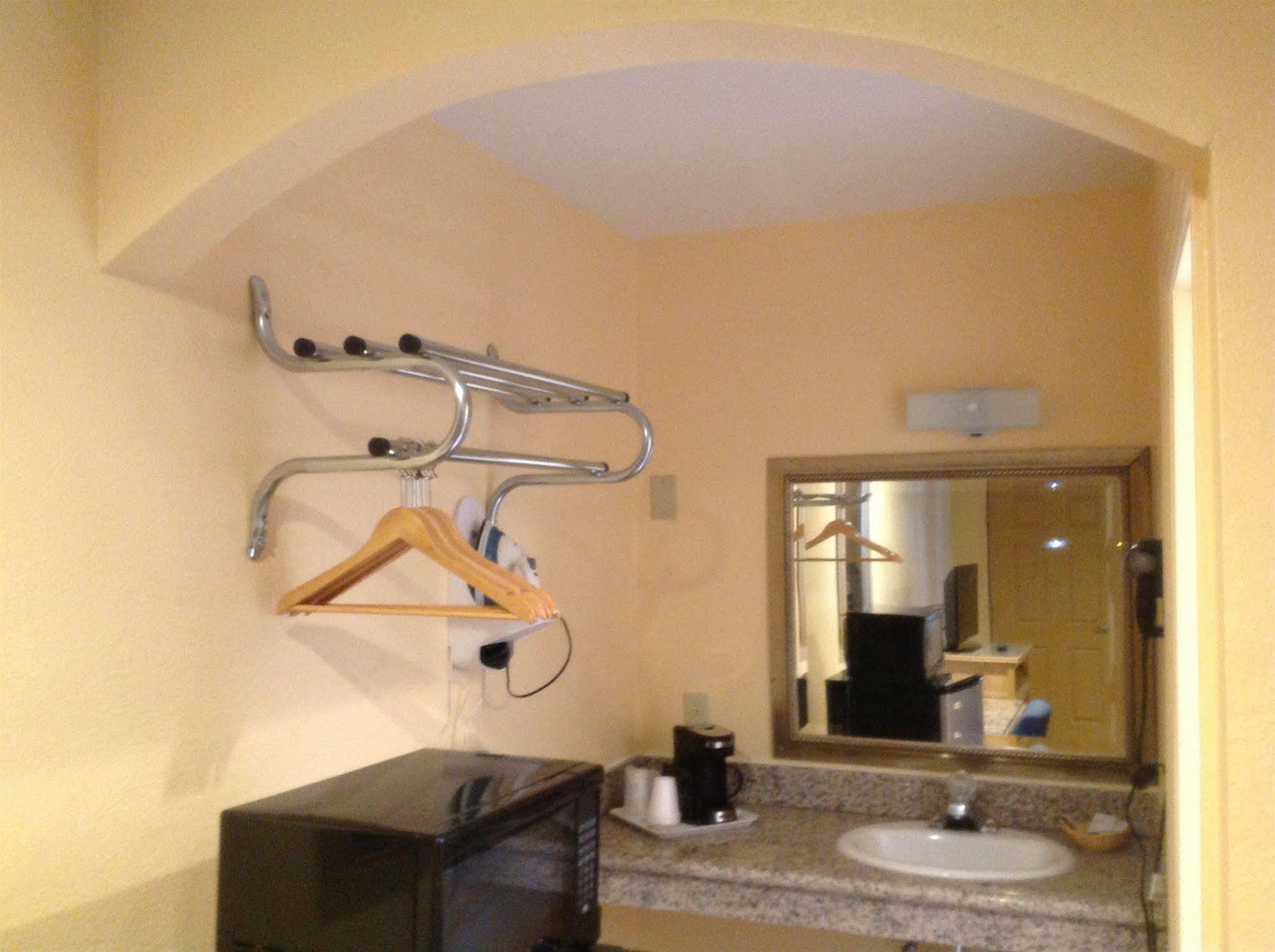 Sunstar Inn Los Banos Dış mekan fotoğraf